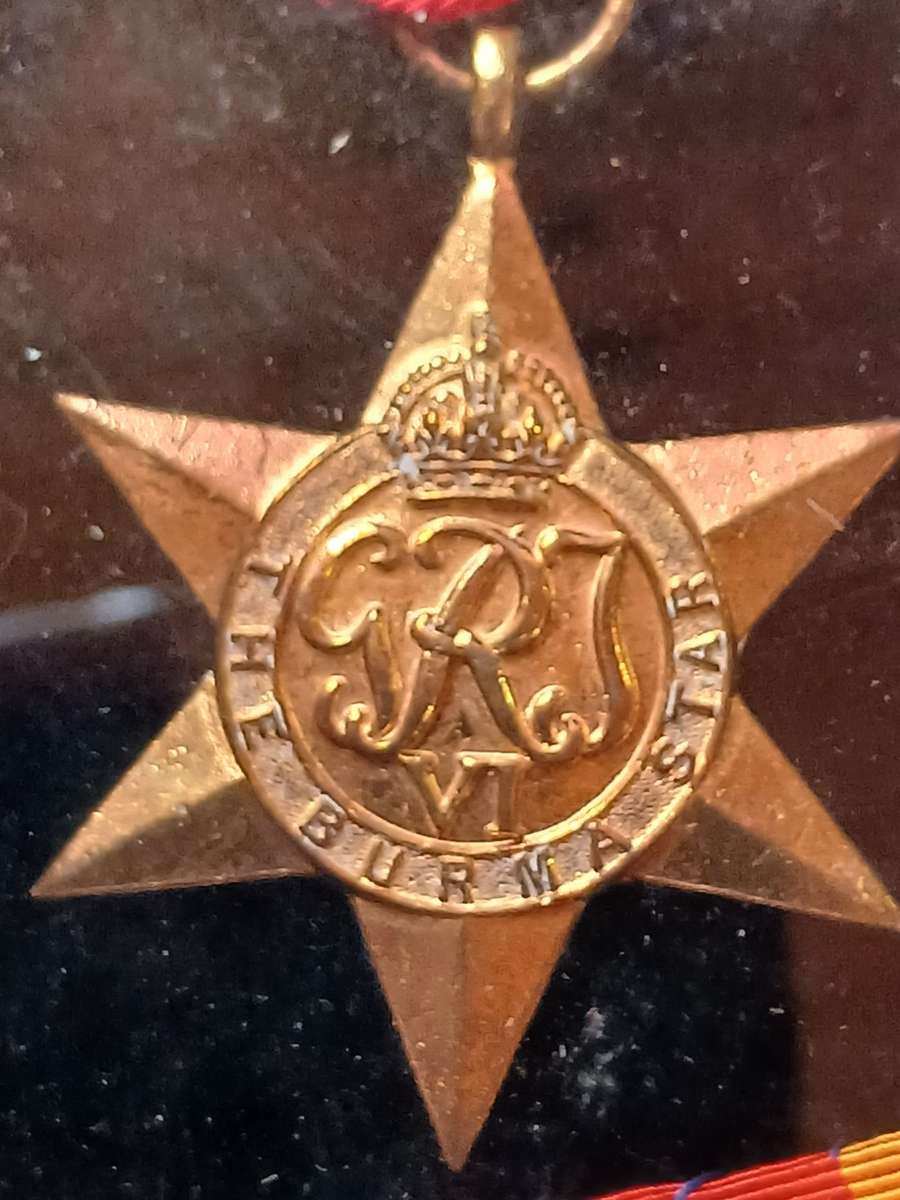 SET OF 4 X WW2 MEDALS FOR T. SWAIN (586505)