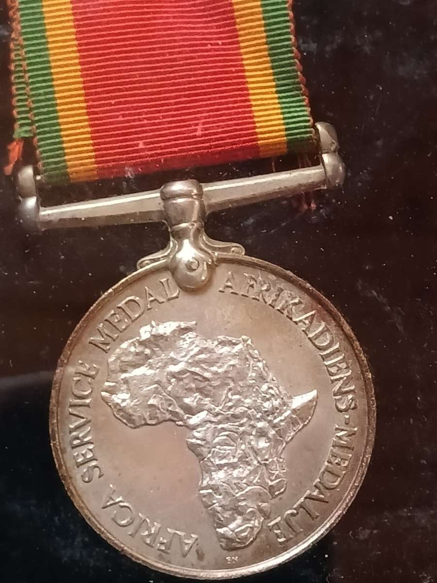 SET OF 4 X WW2 MEDALS FOR T. SWAIN (586505)