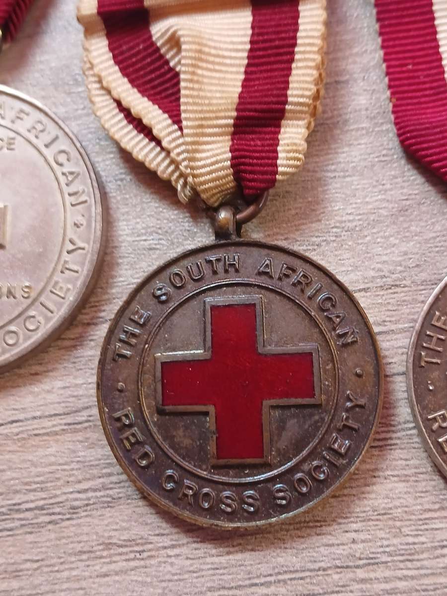 4 X RED CROSS SOCIETY MEDALS ( 92.5 SILVER )