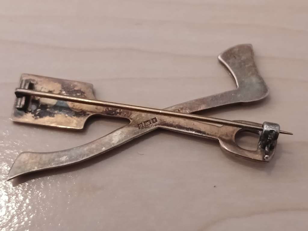 MINERS GOLD RUSH 1890-1896 TOKEN SPADE AND AXE- 92.5 SILVER