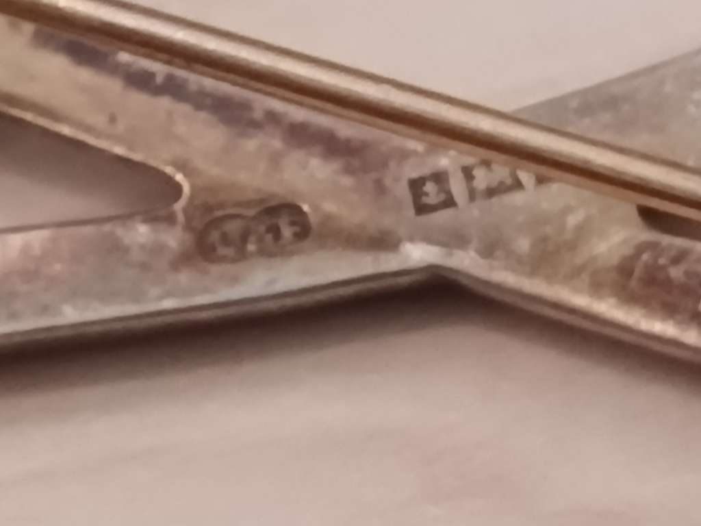 MINERS GOLD RUSH 1890-1896 TOKEN SPADE AND AXE- 92.5 SILVER