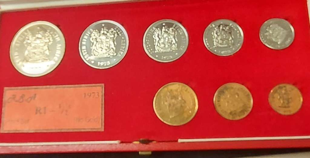 1973 RED PROOF COIN SET WITH SILVER R1