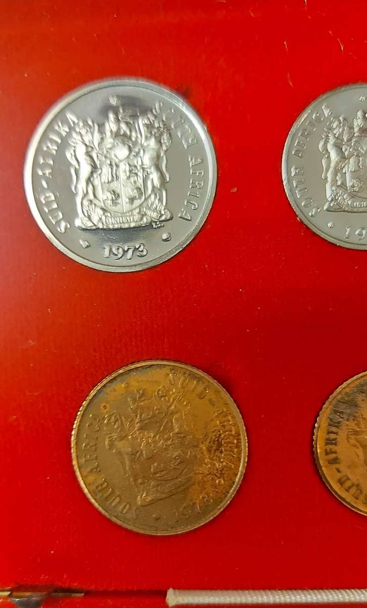 1973 RED PROOF COIN SET WITH SILVER R1