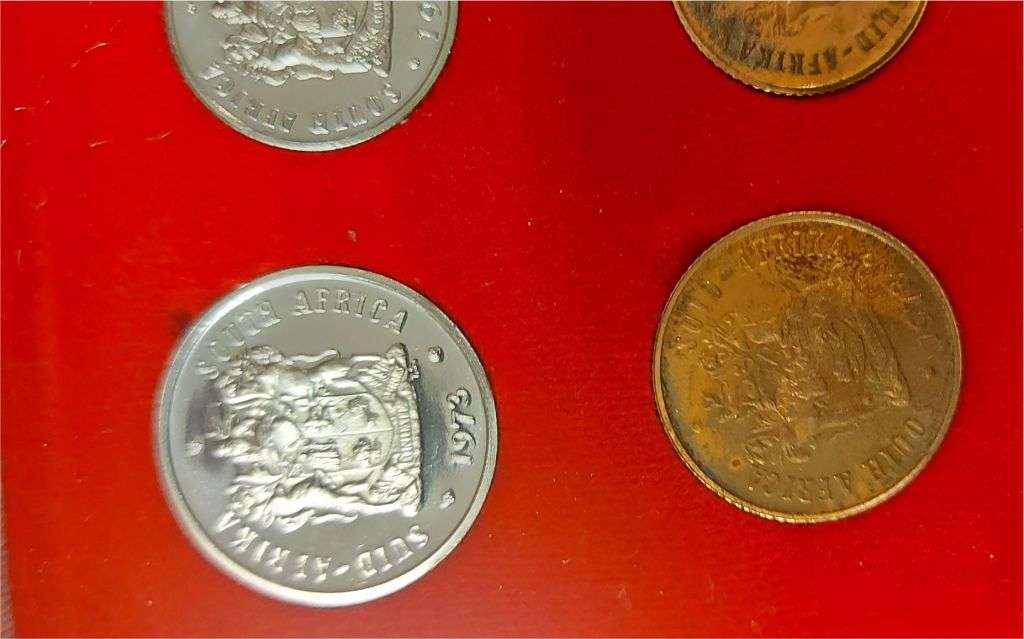 1973 RED PROOF COIN SET WITH SILVER R1