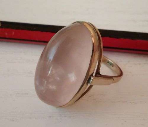 9ct Gold and Rose Quartz in Oval setting