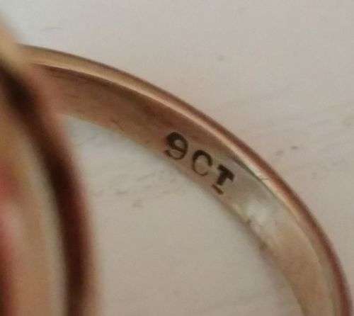 9ct Gold and Rose Quartz in Oval setting