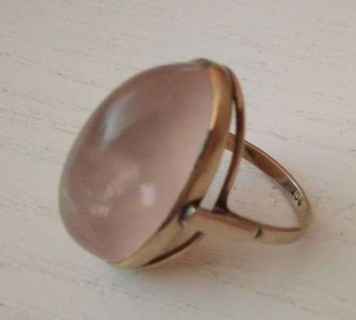 9ct Gold and Rose Quartz in Oval setting