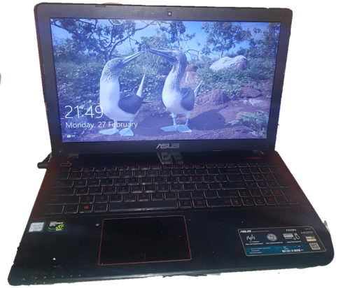 Late 2016* Asus Fx550v, i5 6th gen, 8Gb Ram,2Gb DDr5 Nvidia 950m Read description