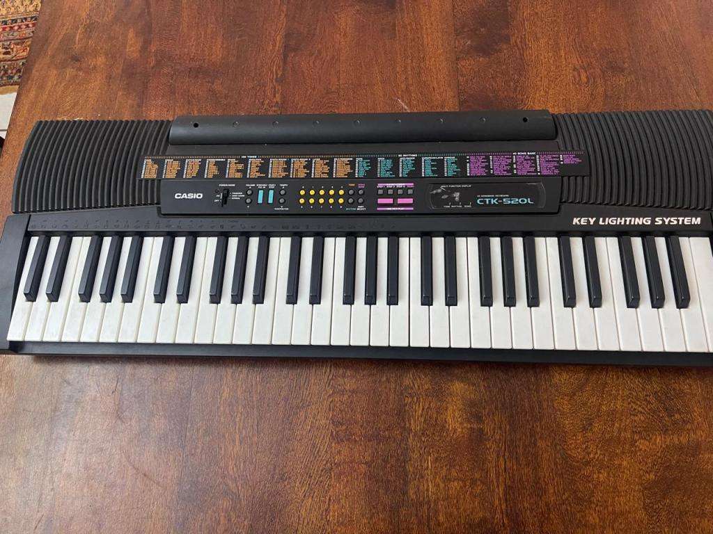 Casio CTK-520L Song Bank Keyboard With Key Lighting System