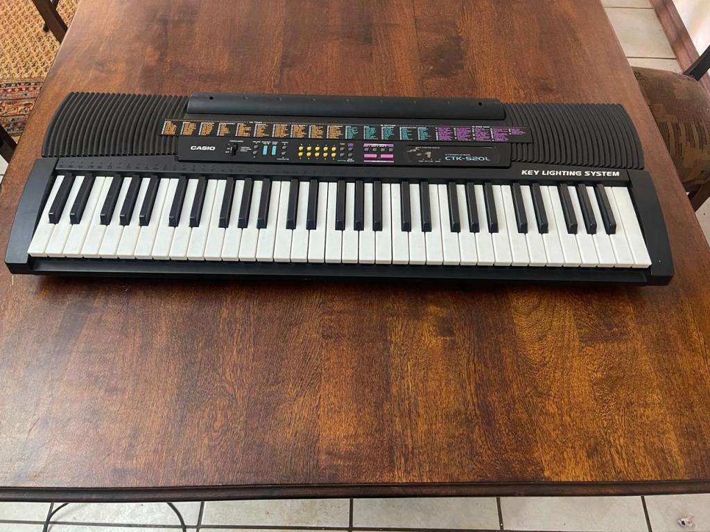 Casio CTK-520L Song Bank Keyboard With Key Lighting System