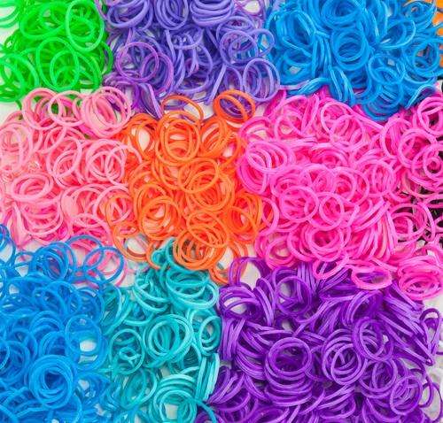 Loom band Refill pack with 6000 looms. 20 different colors, 30 crochet tools and 300 S hooks