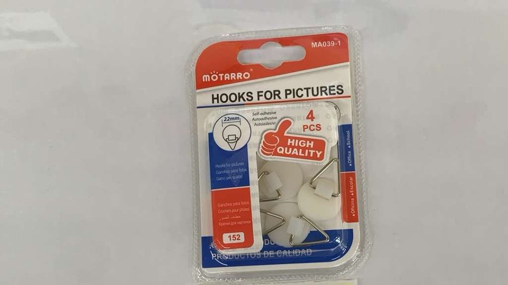 stationery/Hooks for pictures/office supplies