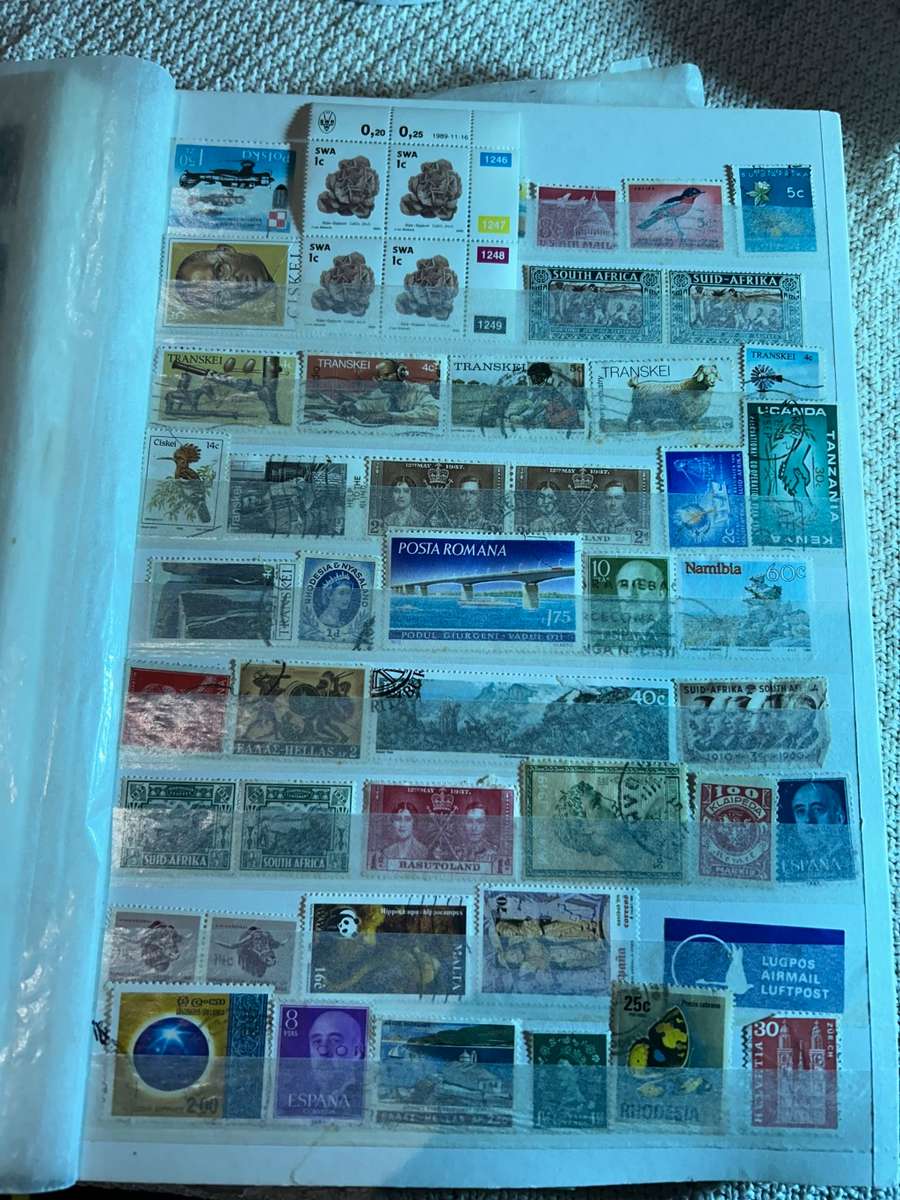 Stamp Collection over 1000 stamps. Price per 100 stamps