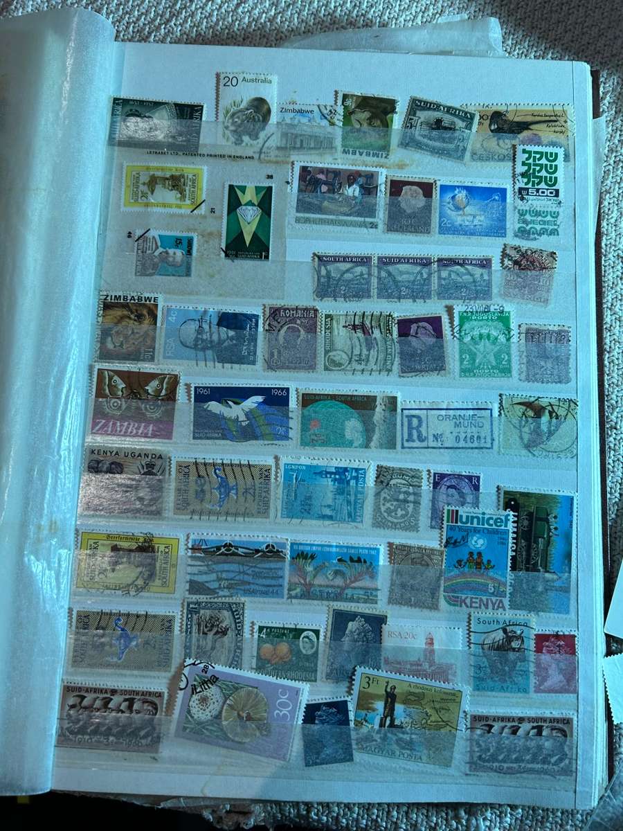 Stamp Collection over 1000 stamps. Price per 100 stamps