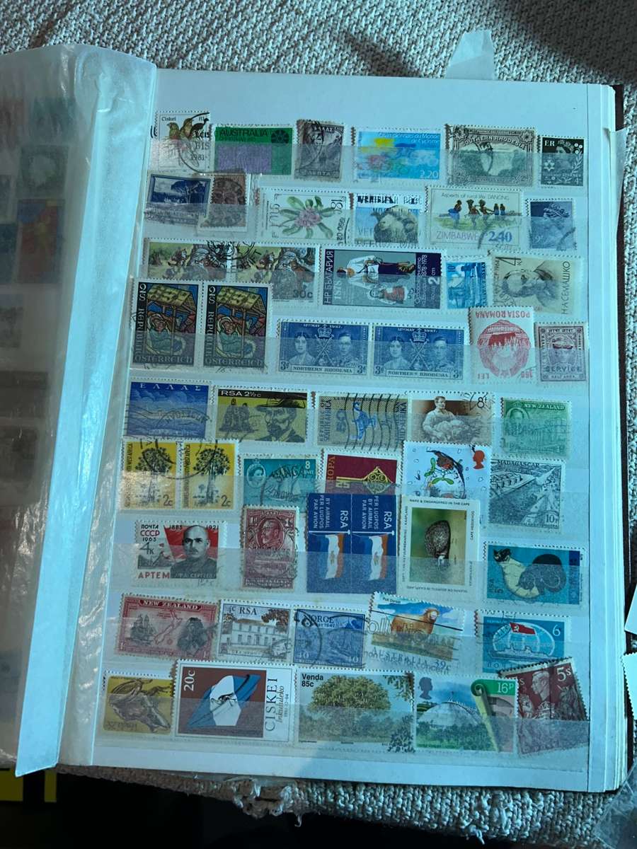 Stamp Collection over 1000 stamps. Price per 100 stamps