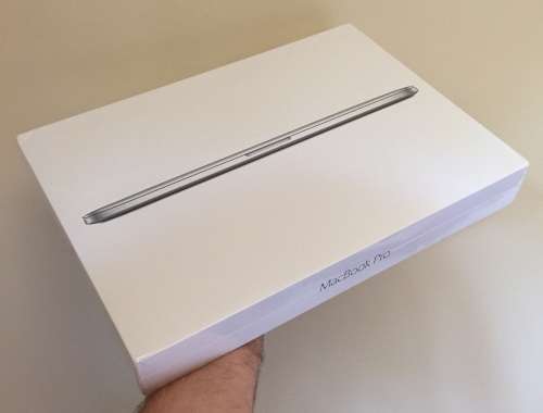 Apple MacBook Pro 15" Retina i7 2.2G / 16GB / 256GB Flash * BRAND NEW AND SEALED * LATEST MODEL *