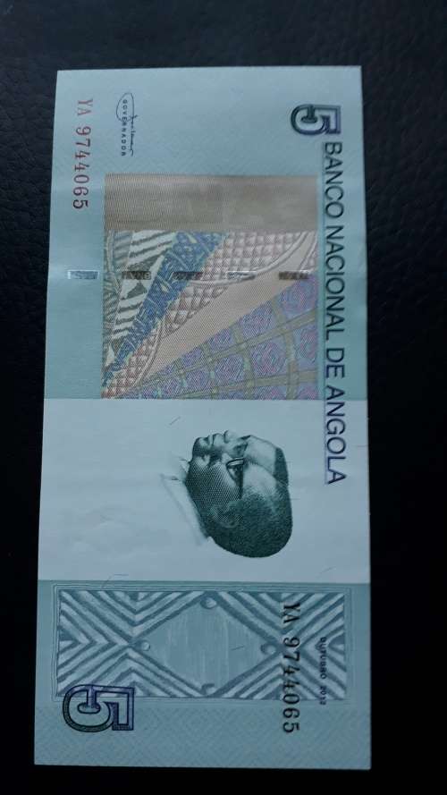 2012 Angola Uncirculated 5 Kwanza Serial numbers will differ!