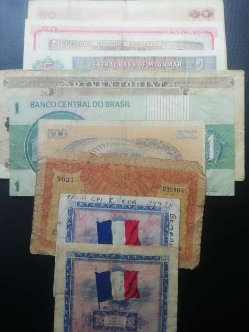 Lot #6 of Used World Banknotes