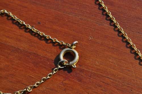 Vintage Gold Tone Chain and Art Glass Tubular Pendant Necklace