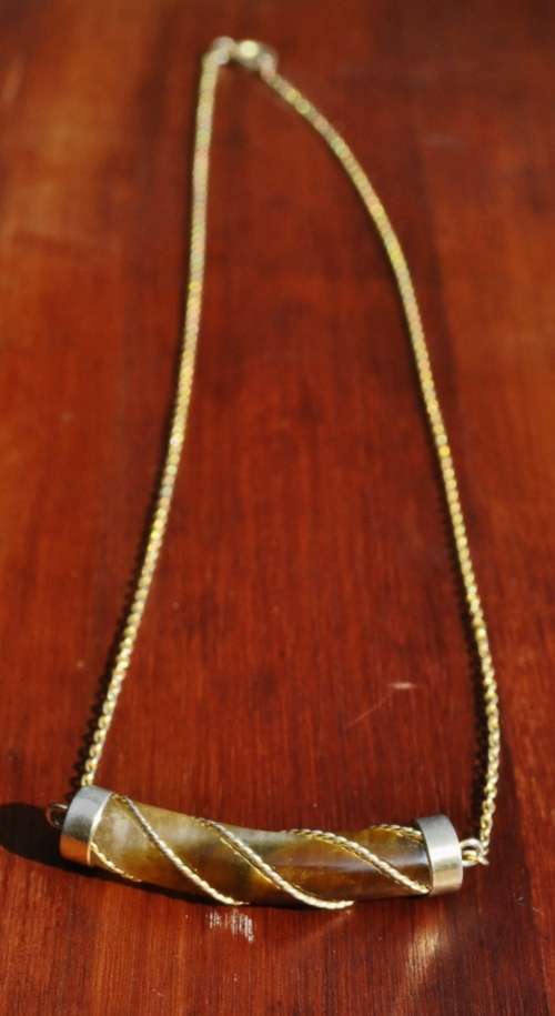 Vintage Gold Tone Chain and Art Glass Tubular Pendant Necklace