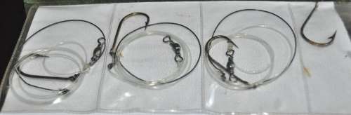 Job Lot - Booklet filled Steel wire traces with Mustad Hooks