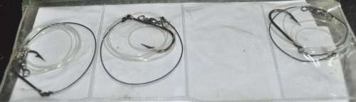 Job Lot - Booklet filled Steel wire traces with Mustad Hooks