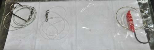 Job Lot - Booklet filled Steel wire traces with Mustad Hooks