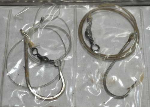 Job Lot - Booklet filled Steel wire traces with Mustad Hooks