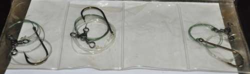 Job Lot - Booklet filled triple wire traces with Mustad Hooks