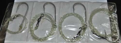 Job Lot - Booklet filled wire traces with Mustad Hooks