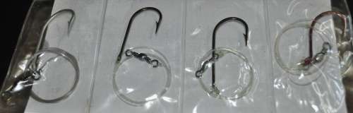 Job Lot - Booklet filled wire traces with Mustad Hooks