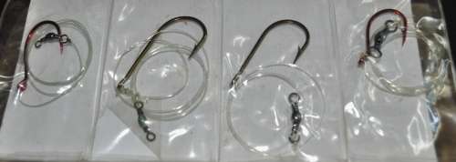 Job Lot - Booklet filled wire traces with Mustad Hooks