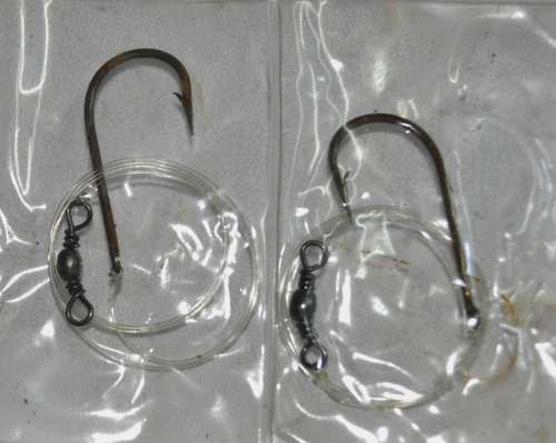 Job Lot - Booklet filled wire traces with Mustad Hooks