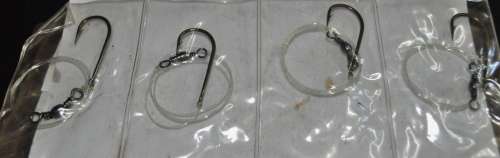 Job Lot - Booklet filled wire traces with Mustad Hooks