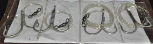 Job Lot - Booklet filled wire traces with Mustad Hooks