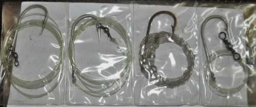 Job Lot - Booklet filled wire traces with Mustad Hooks