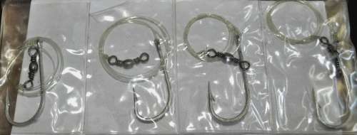 Job Lot - Booklet filled wire traces with Mustad Hooks