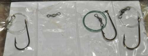 Job Lot - Booklet filled wire traces with Mustad Hooks