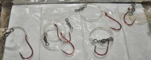 Job Lot - Booklet filled wire traces with Mustad Hooks