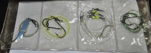 Job Lot - Booklet filled wire traces with Mustad Hooks