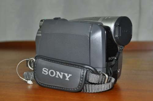 Sony Handycam DCR-HC28E Digital Video Camera Recorder with carrying case