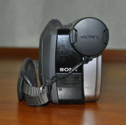 Sony Handycam DCR-HC28E Digital Video Camera Recorder with carrying case