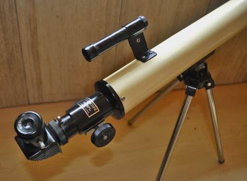 Vintage Children`s and Beginners 50X50 Earth and Space Telescope Made in Japan