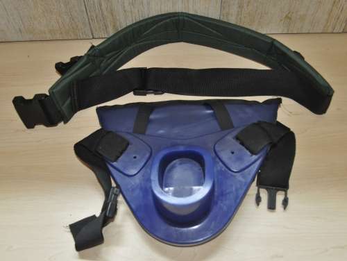 Rod bucket with padded bucket support and kidney harness