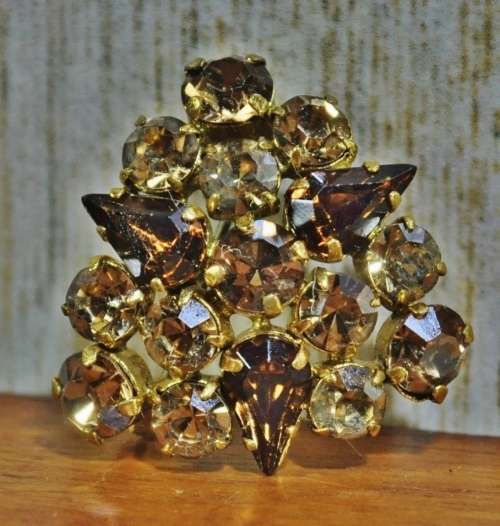 Vintage Austrian made Topaz and Citrine rhinestone crystal brooch in gold-tone setting