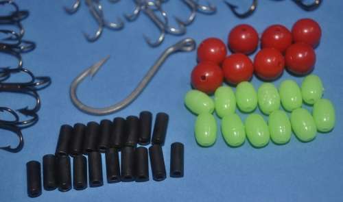 Mixed lot of various Mustad hooks, Barrel Swivels, and Other Tackle