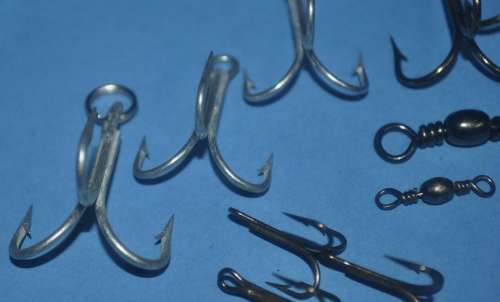 Mixed lot of various Mustad hooks, Barrel Swivels, and Other Tackle