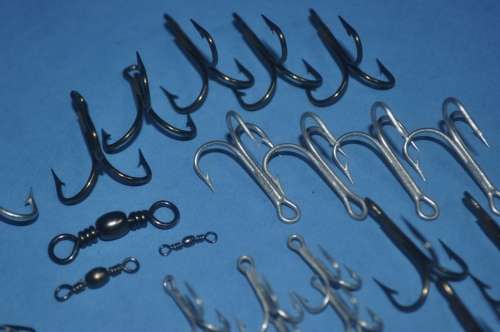 Mixed lot of various Mustad hooks, Barrel Swivels, and Other Tackle