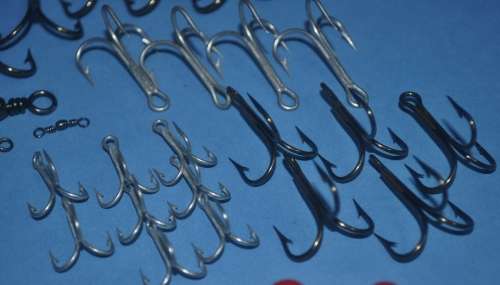 Mixed lot of various Mustad hooks, Barrel Swivels, and Other Tackle