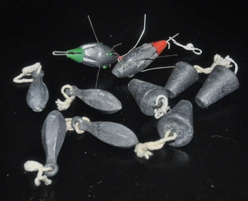 Mixed lot lead sinkers (10 in total) with Spinsport storage container